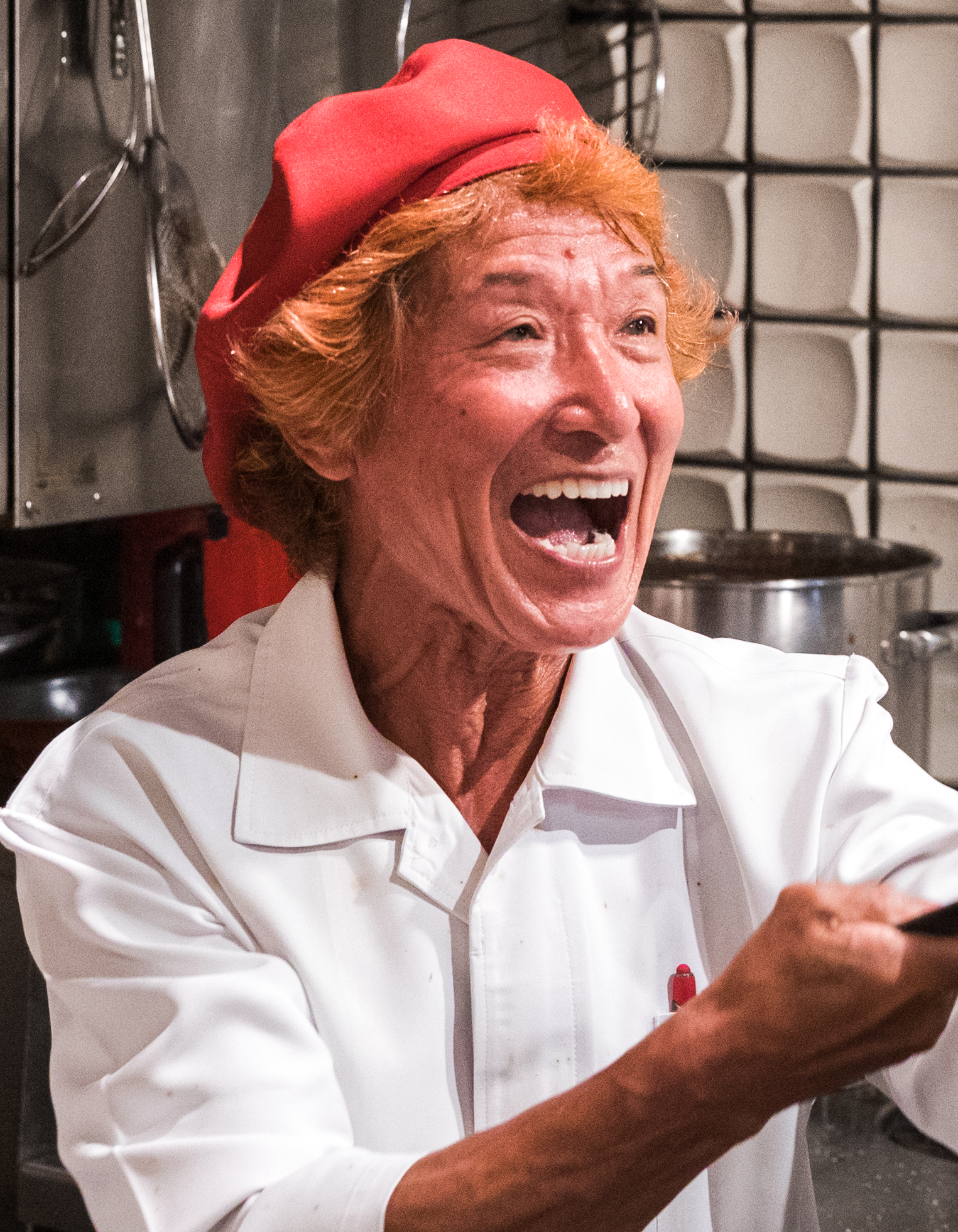 Chef Motokichi Yukimura serving omurice at Kichi Kichi Omurice in Kyoto